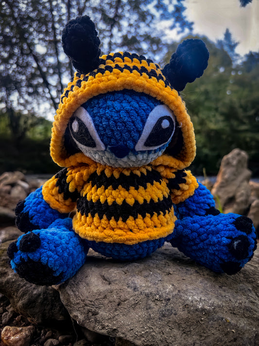 Alien bleu se déguise en abeille 🐝